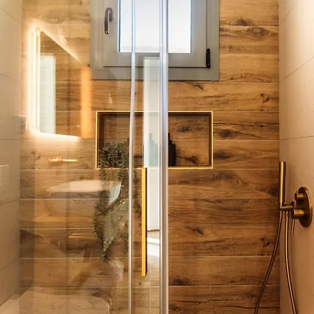 Rustic Charm Petrití